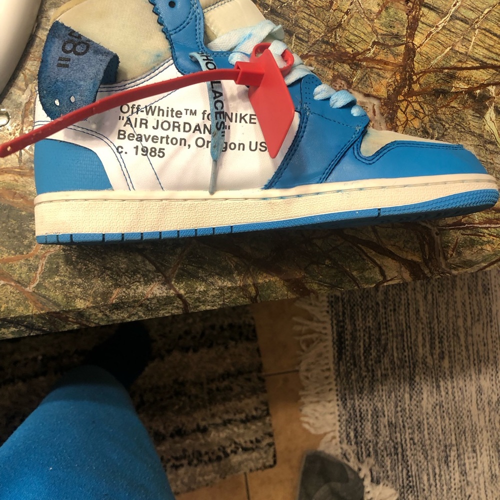 Jordan 1 Off Whits UNC